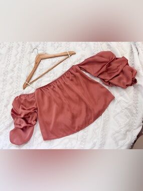 essue Off-Shoulder Top in Terracotta